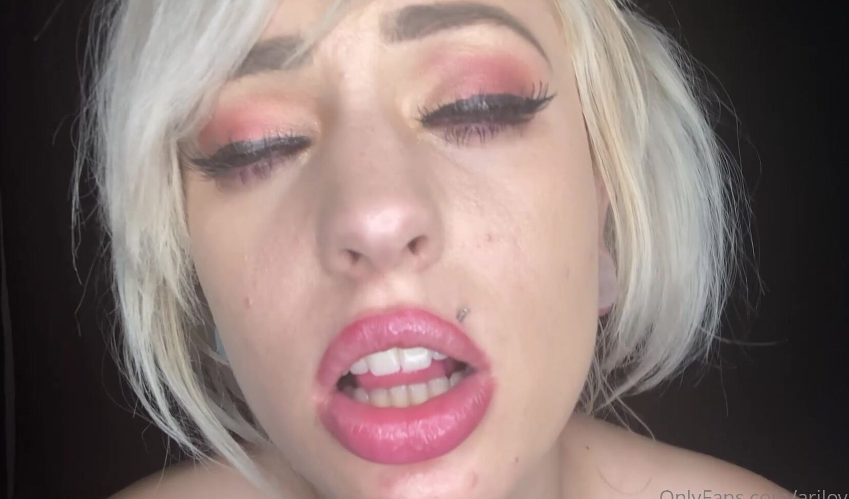 Arilove Upclose Sexy Moaning