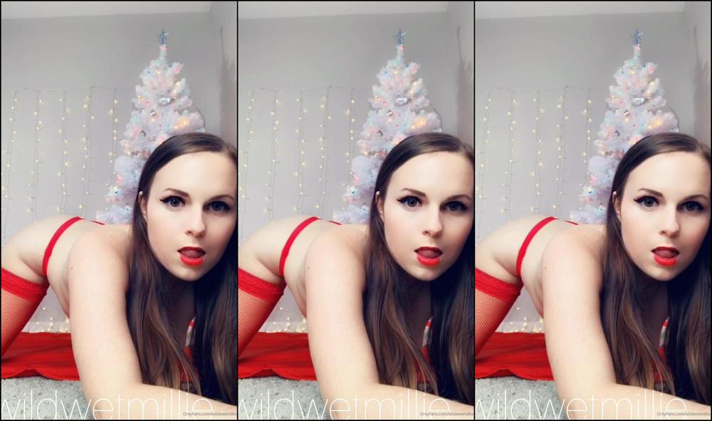 Wildwetmillie Being A Naughty Little Girl Showing Off My Decorations Hope You Have An Ama