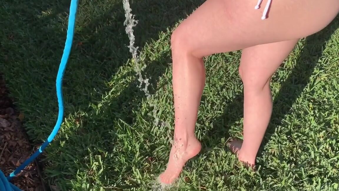 Victoria Soles Nicknamed Sassysolesxo 04 14 2021 Onlyfans Video Skimpy Bikini Flip Flop Play Watch Me Wet Myself With A Hose In My Skimpy Bikini