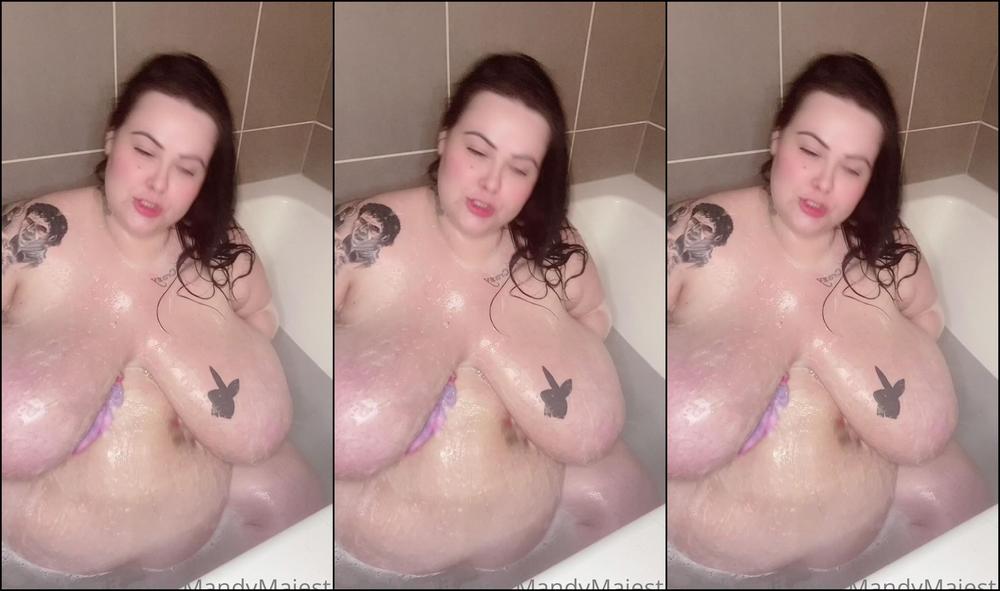 Mandymajestic It S Bath Time Want To Join Me Want To Splash Splash Around With My Big Sexy Wet Body