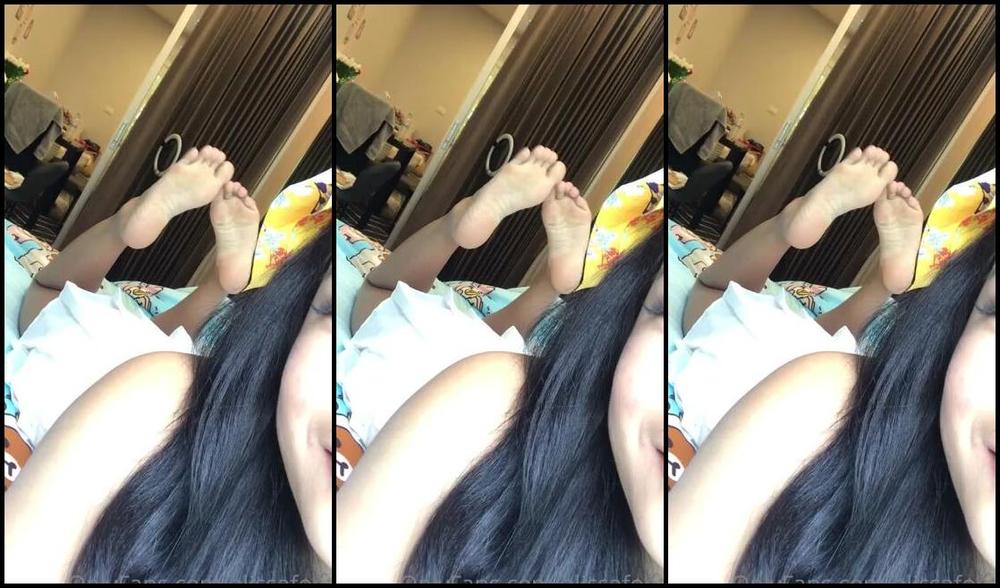 Alissafootsd Nicknamed Alissafootsd Onlyfans Who Likes The Pose