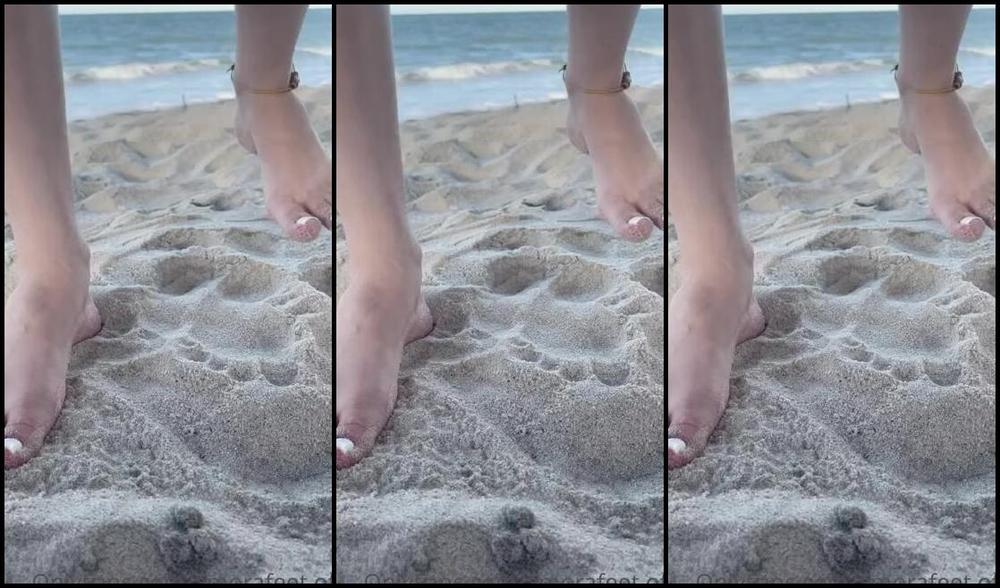 Pezinhos Da Amora Aka Amorafeetofc Onlyfans Barefoot On The Sand