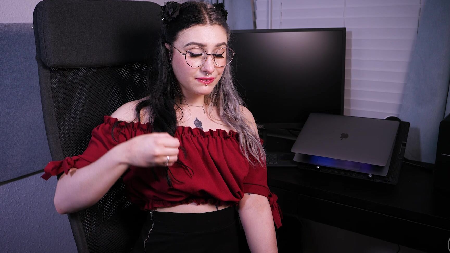 18 & 19 Yrs Old, Facials, JOI, Jerk Off Instruction, POV aestra azure roommate joi and facial ManyVids