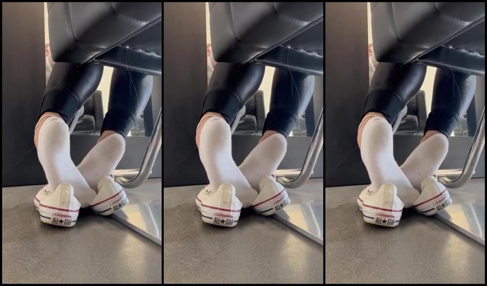 Thefantasychest Onlyfans The Waiting Room A Hand Held Fantasy Don T You Wish More Of Us Did This In Public It S So Funny 1P