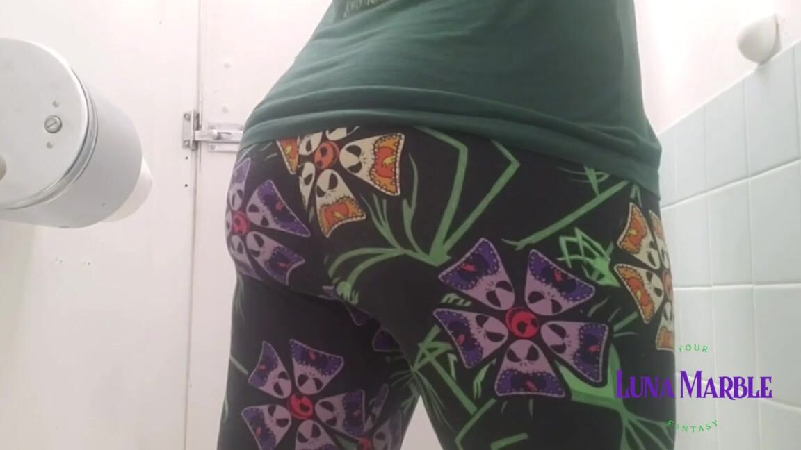 Luna Marble Nicknamed Luna Marble 04 11 2023 Onlyfans Video Blew Up The Work Bathroom I Just Couldnt Hold Them In Anymore Oops