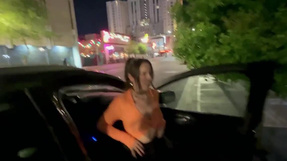 Nicole Niagara Embarrassed Slut Downtown Flashing Cumming Doodstream