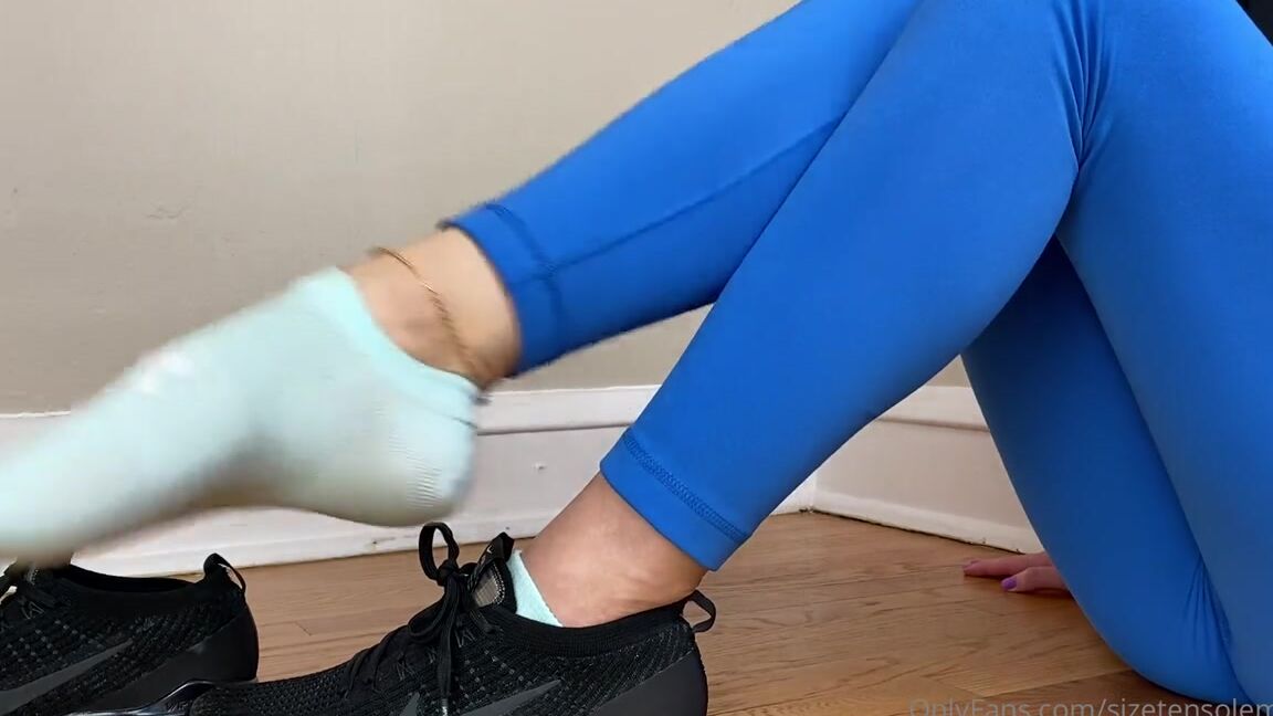 Sizetensolemates Onlyfans Watch Me Take Off My Nike Air Vapormax Light Blue Ankle Socks