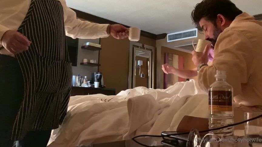 Hollyhotwife Vid Yesterday S Breakfast In Bed And The Room Service Guy