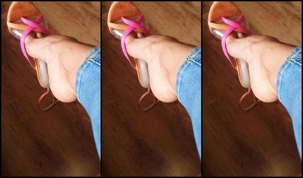 Sofiastoe Aka Sofiastoes Onlyfans I Sure Do Know How To Make Your Morning Meeting Fun