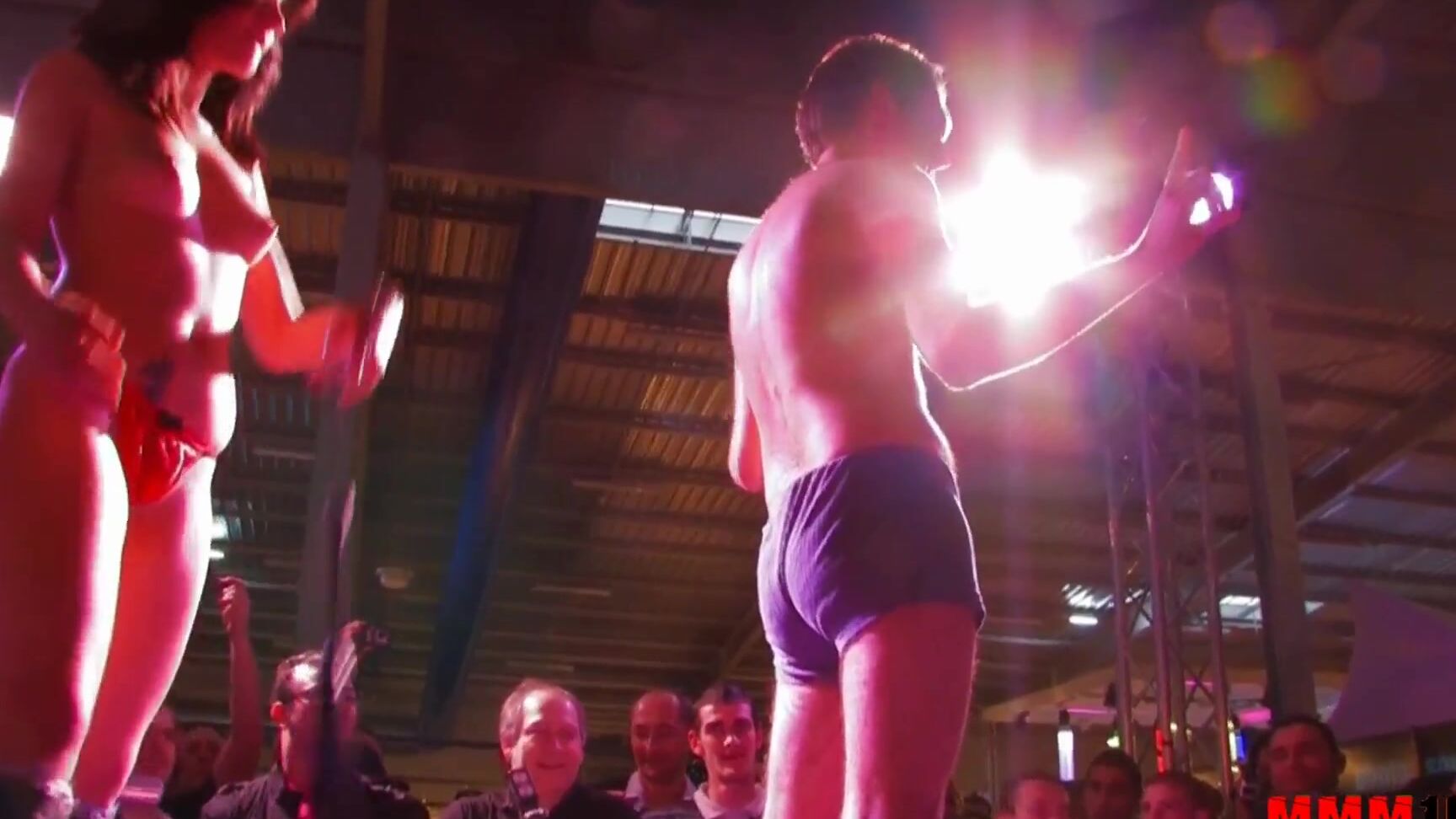 Mmm Public Show With Latina Teen