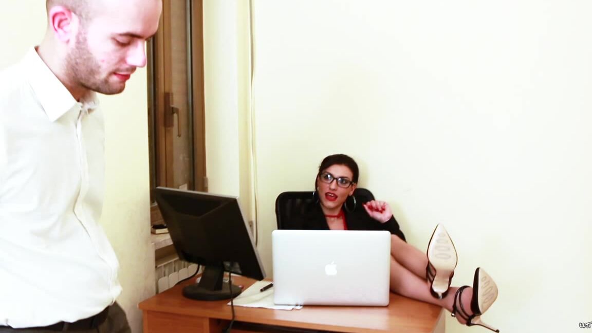 Feet, Foot Domination, Foot Fetish, Shoe Fetish, Shoejob unchainedperversions estate agent feet scam ManyVids