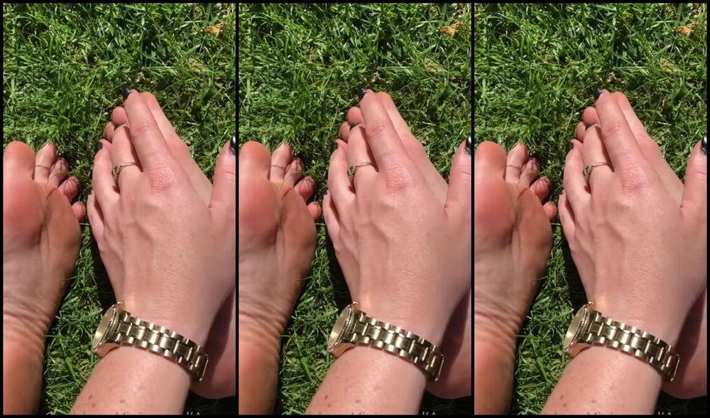 Vivienne L Amour Aka Vlproductionsuk Onlyfans It S Been A Glorious Day For A Foot Rub A Nice Oily One 2