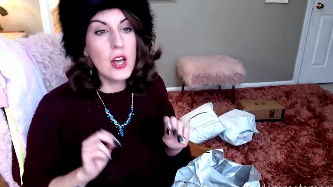 Ms Tomorrow Nicknamed Dommetomorrow Onlyfans Stream Started At 02272021 0824 Pm Opening Up A Pile O Gifts