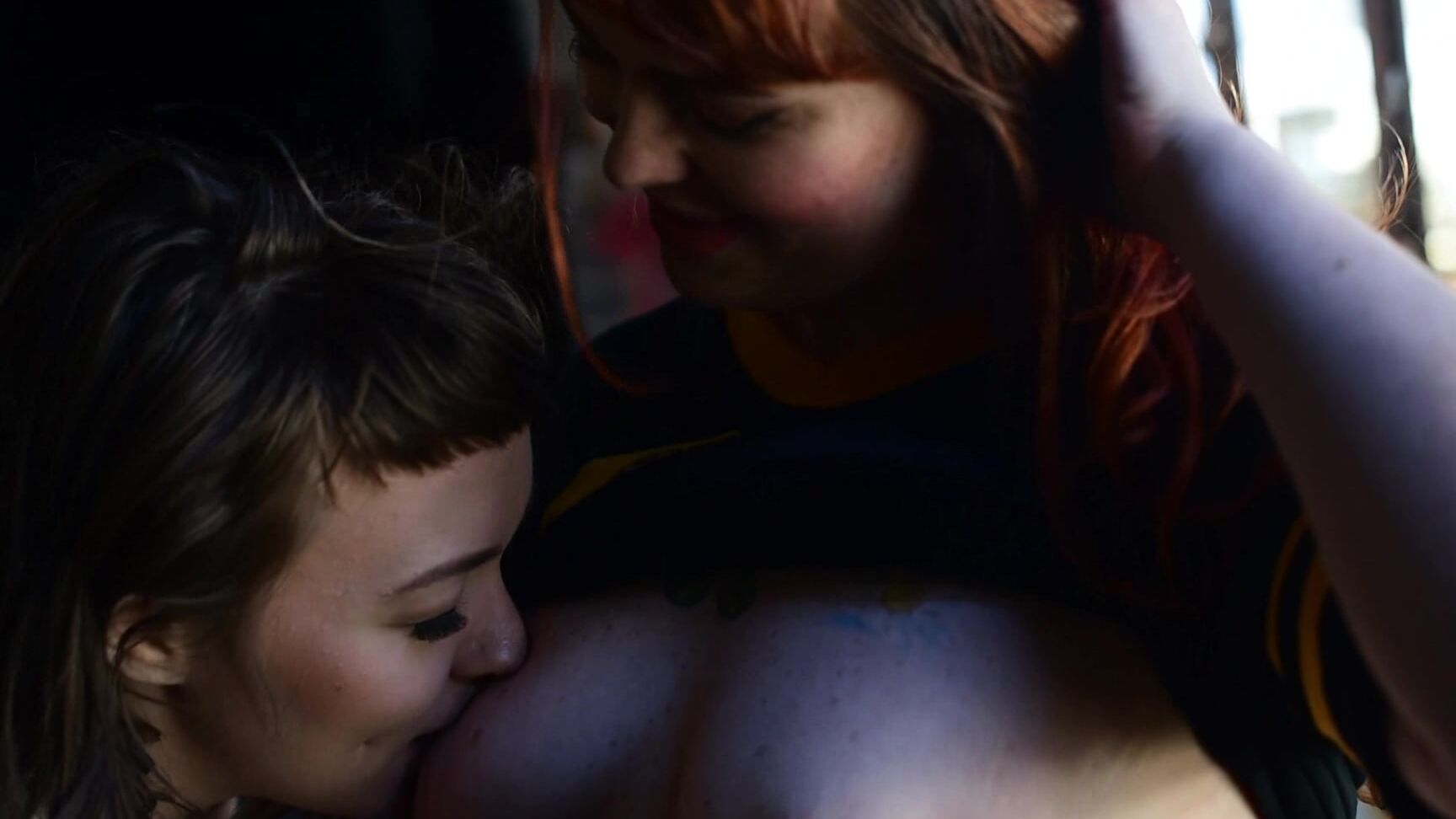 Feliciafisher Public Fingerfuck Lesbian Makeout