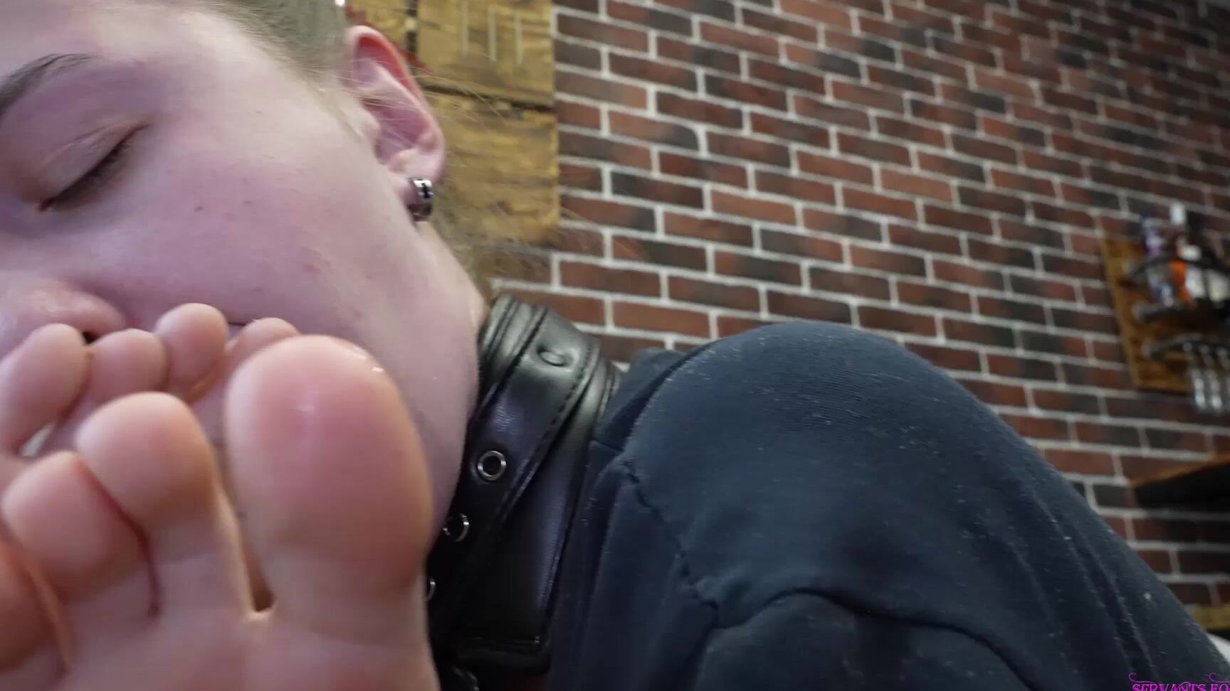 Servants For Girls Sarah And Sakura You Are A Pathetic And Useless Creature