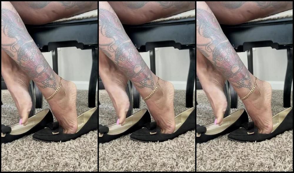 Tierradoll Onlyfans Sexy Work Flats Shoe Play By The Only And Only Tip And Enjoyyyy My Boys