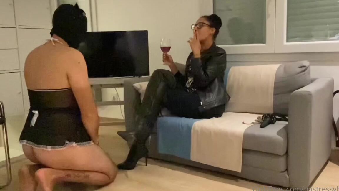 Mistress V Black Nicknamed Mistressvblack Onlyfans Just A Toy Do You Want To See This Full Video Give It A Like When I Reach 40 Likes I Will Post2