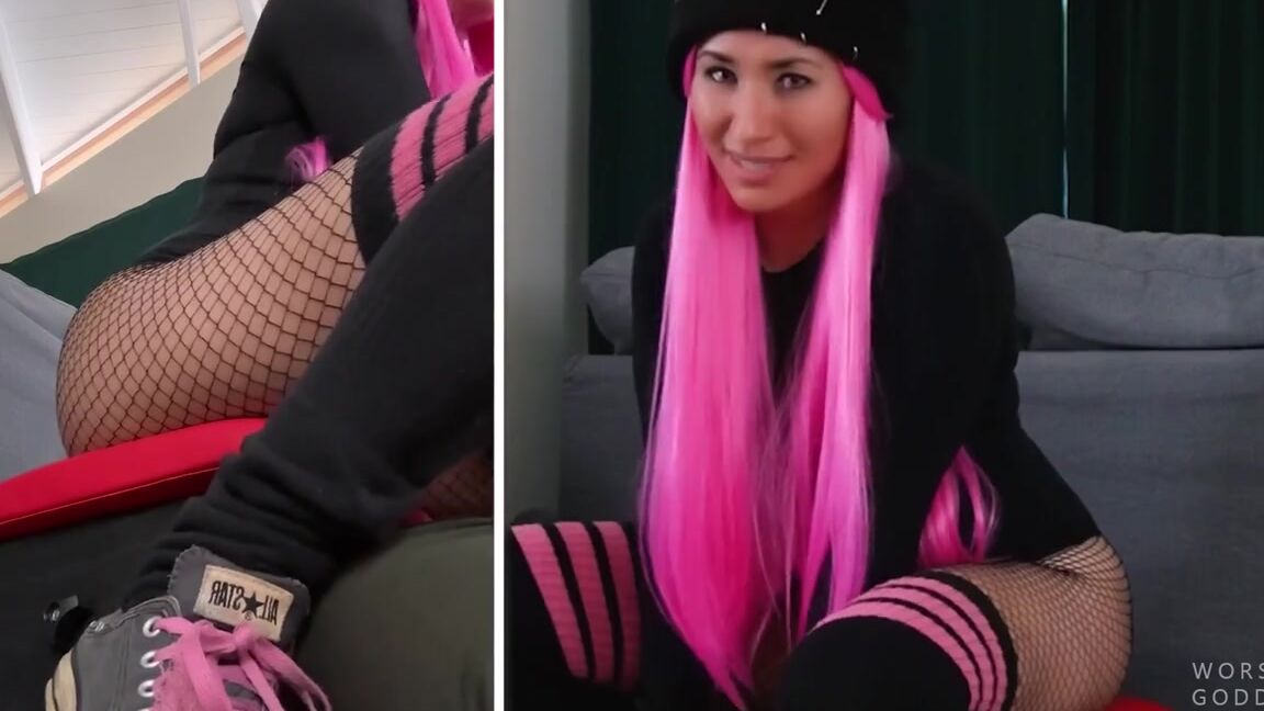 Goddess Mercy Aka Funaussiefilms Onlyfans Ive Wanted One Of These Smotherboxes For Literally Years Omg You Cant Even Move Yourp