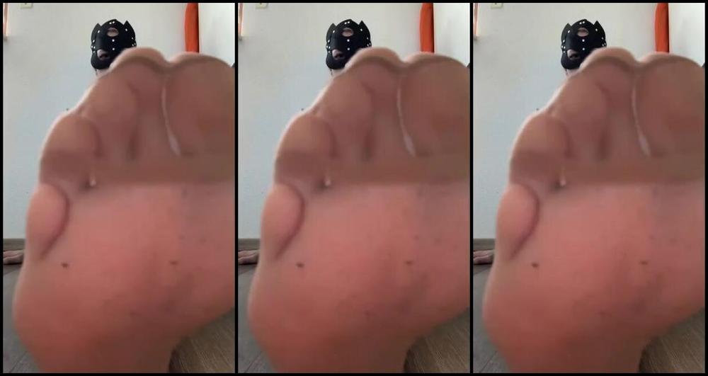 Socksfeet Misstress Nina Onlyfans 03 19 2024 A Long Beautiful Day And As My Slave You Can Enjoy My Sweaty Nylon Feet Do