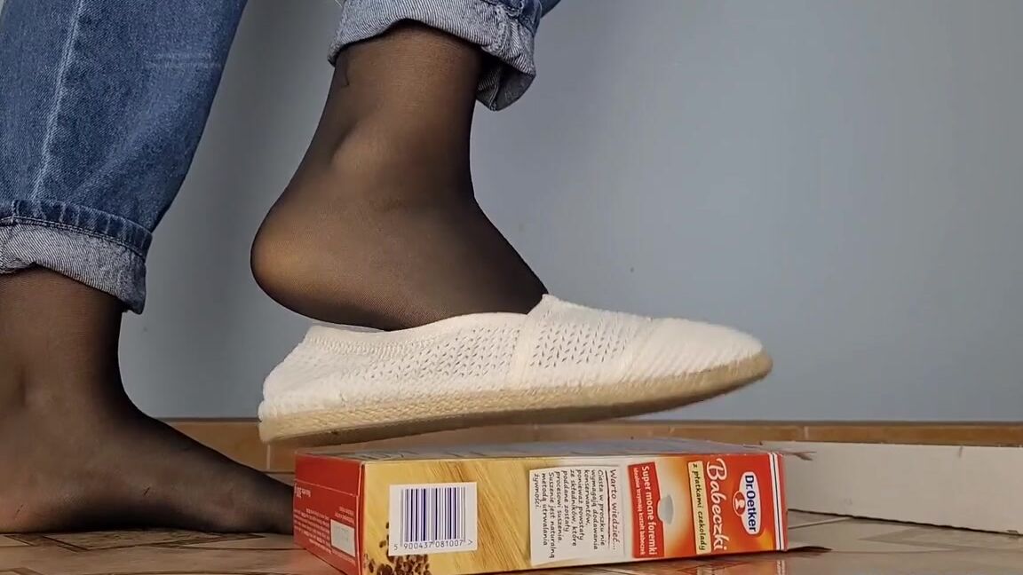 Masmr Onlyfans 6October Cartoon Boxes Crushing Start One Espadrille Shoe One Bare Then Two Bare Feet Slow