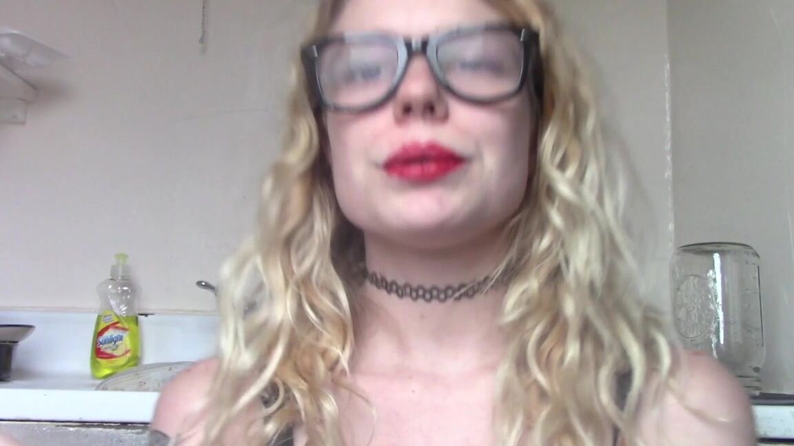 "Rardysexuality" kissing, lip balm, lip fetish, lipstick, smoking lips lips lips manyvids