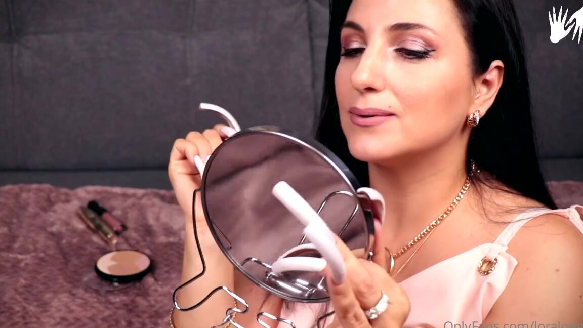 Lora Long Nails Nicknamed Loralongnails Onlyfans Video 51