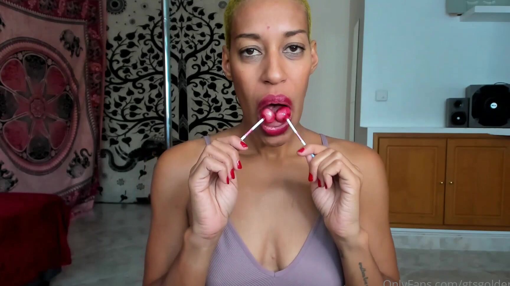 Gtsgoldenlace Double Lollipop Licking And Sucking Watch Me Stretch My Mouth Out With These And Drool Wi