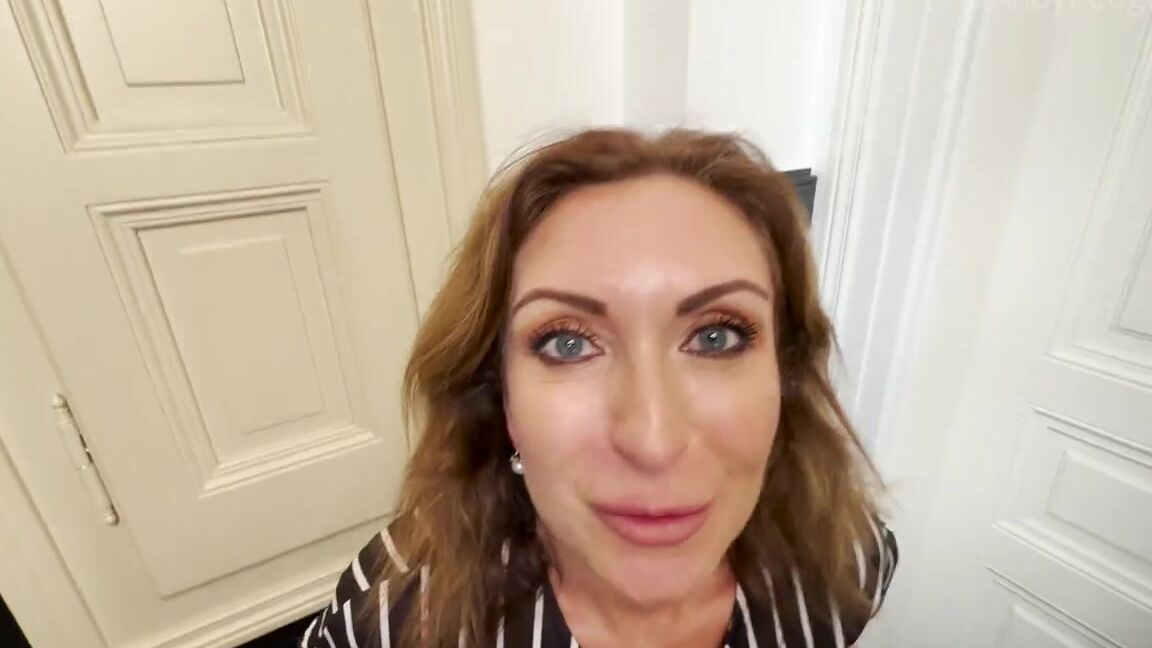 andy peugeot public sex with horny milf big tits milf julia north inside starbucks coffee shop Clips4Sale