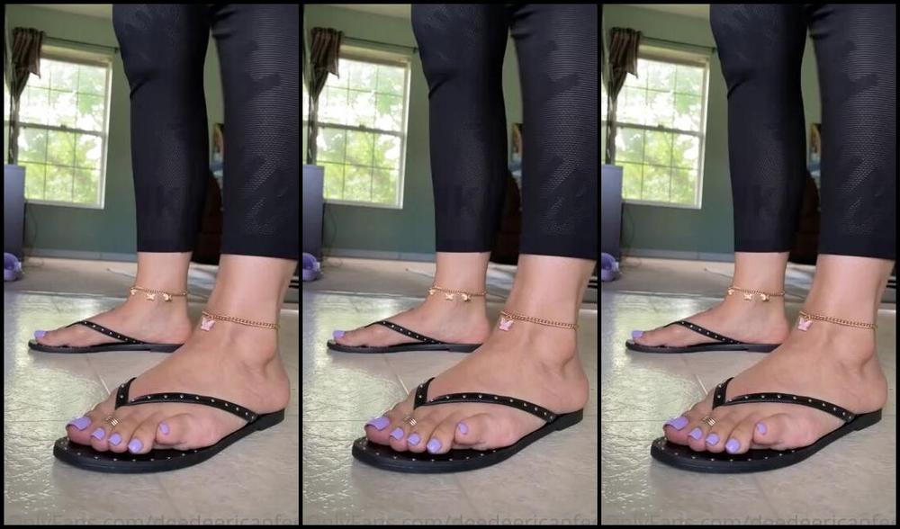 Deedeericanfeet Onlyfans As Requested In These Flip Flops