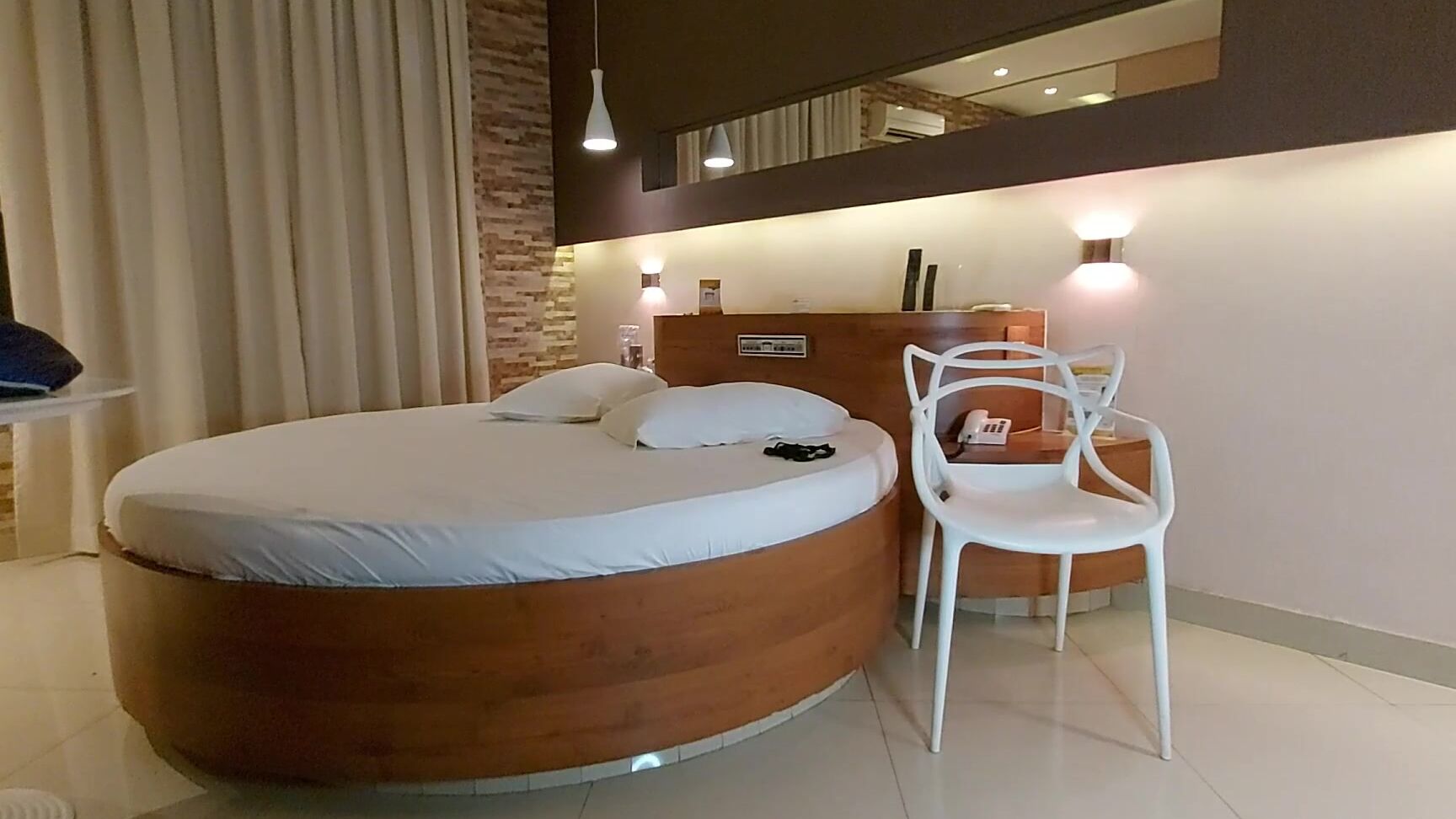 Ashleyhotwife1 3595697250 12 06 2024 Mais Um Chifre Pra Cabe A Do Corno Dessa Vez Com O Pau Enorme Do Bigbambuoficialentrevista Falando