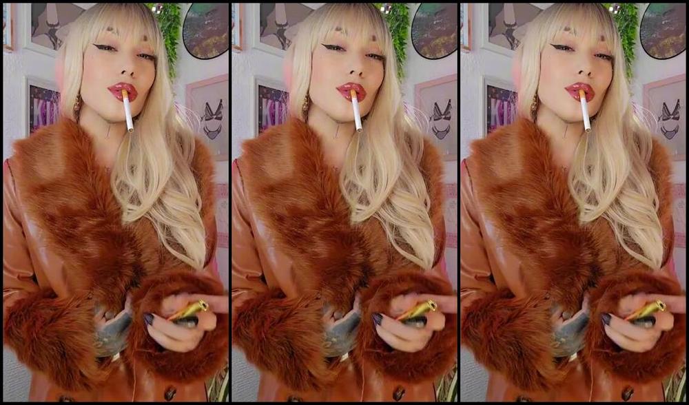 Queen Kinkerbell Nicknamed Kinkerbell23 Onlyfans Oh How I Love To Tease You All Revealing My Soft Breasts Under My Furleather Jacket Yf