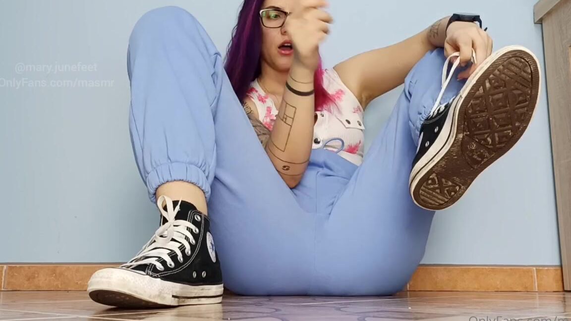 Masmr Onlyfans 3March Black Converse Sneakers And Ankle Sock Strip Tease Slow Taking Off One Foot With Sock