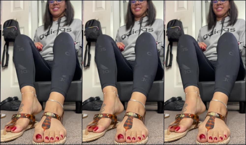 Deedeericanfeet As Requested Almost Min Long Of Me Trying On Sandals Slides Boots Flip Flops And