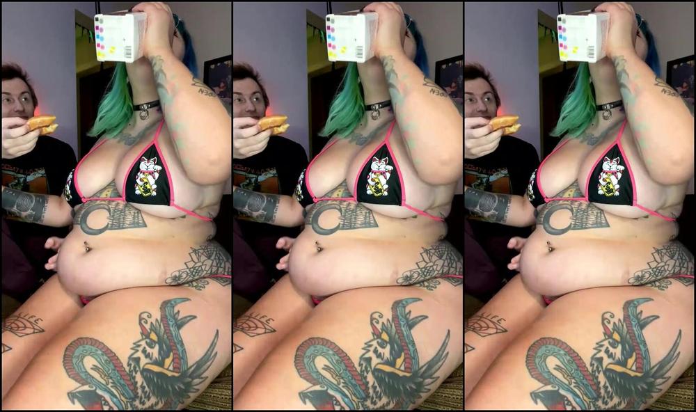 reiinapop-01-12-2021-2289304205-stream-started-at-12-01-2021-01-50-am-donuts-cream-and-chugging-at-my-highest-ever-weight