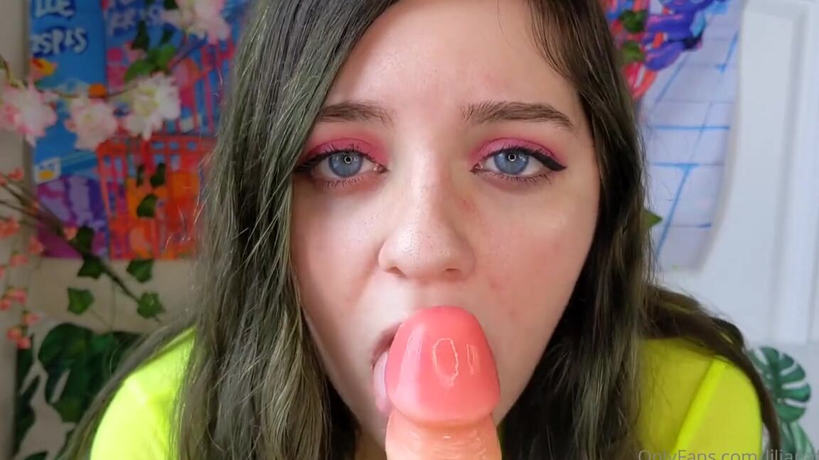 Liliana Fenty Nicknamed Lilianafenty Onlyfans Pov Youre My Cameraman And Im Super Horny In The Middle Of Taking A Photoset So I Want You To Hel