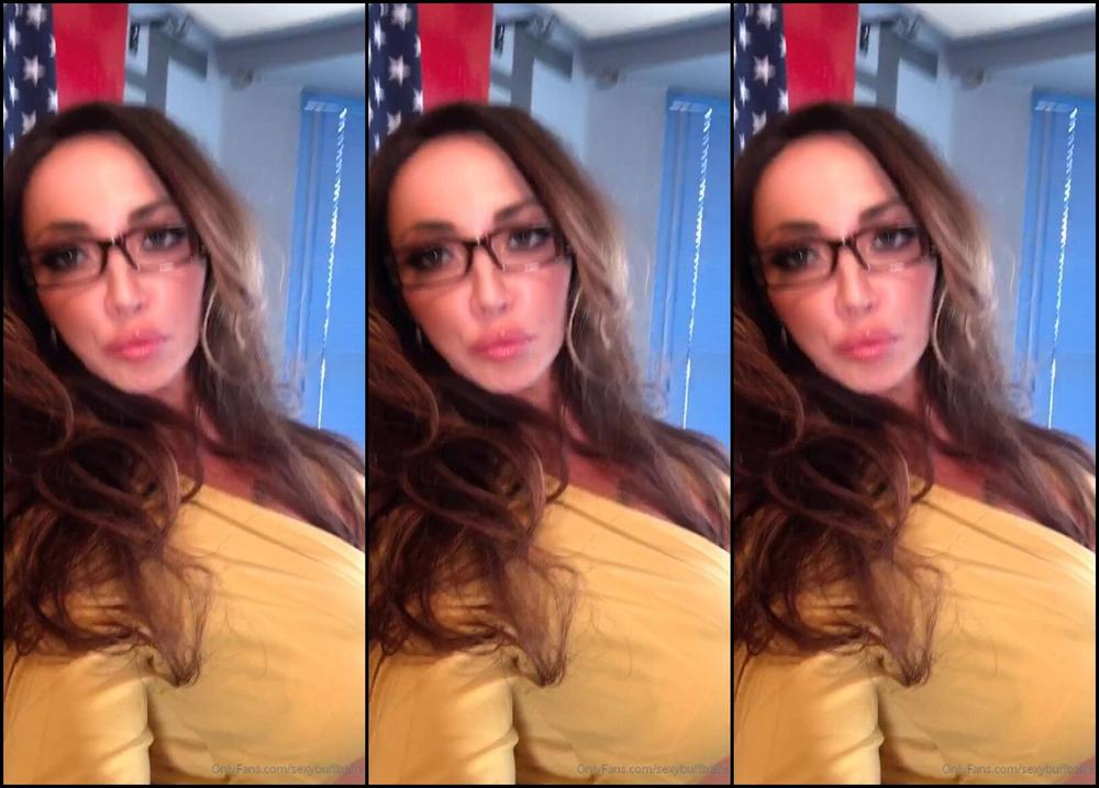 Sexybuffbabe Allow Professor To Teach You A Thing Or Two About Business