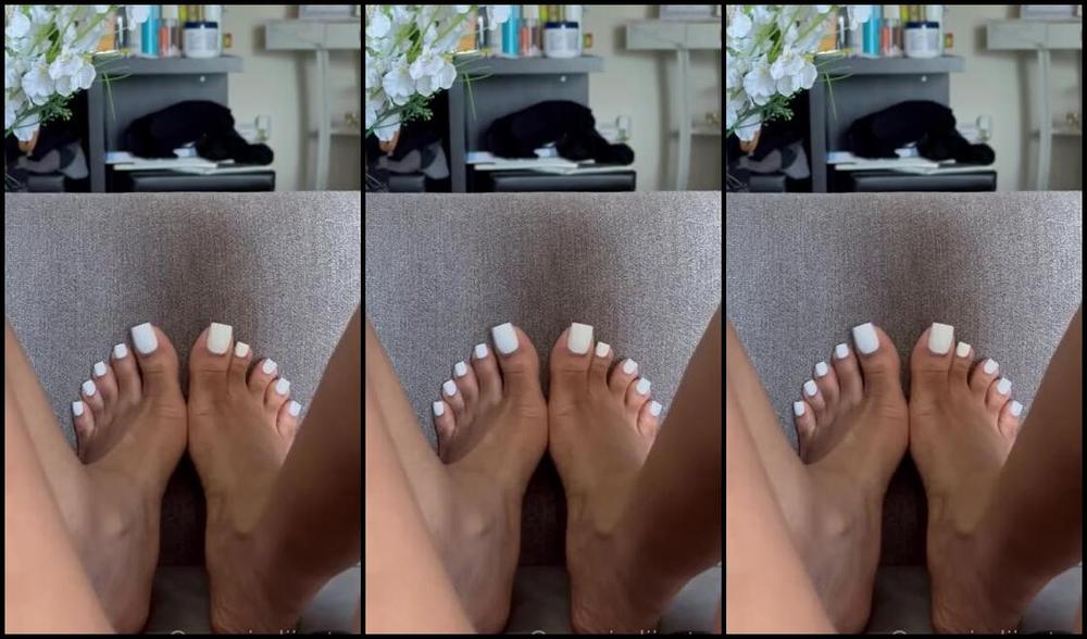 Queenjodiieetoes Aka Prettyfeetonly1800 Onlyfans Imagine Waking Up From A Nap You See These
