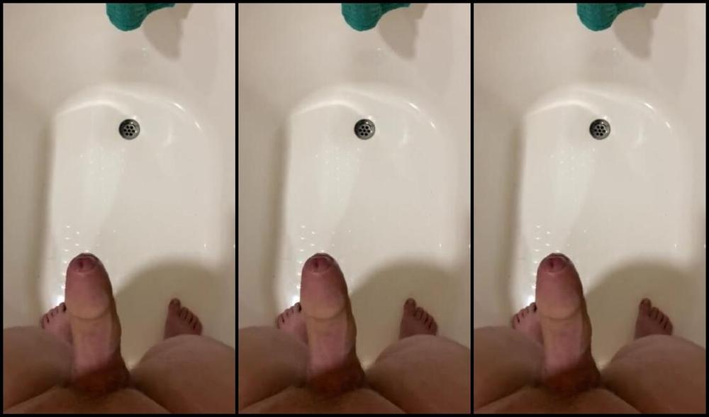 "BringaofrainBen" Pee, Piss, Pissing, Peeing, Erection, Groaning, Solo Male, Male Moaning, Masturbation, Male Masturbation, Male Orgasm, Suggest BringaofrainBen Guy desperately holding his piss until he loses control spraying his piss everywhere then