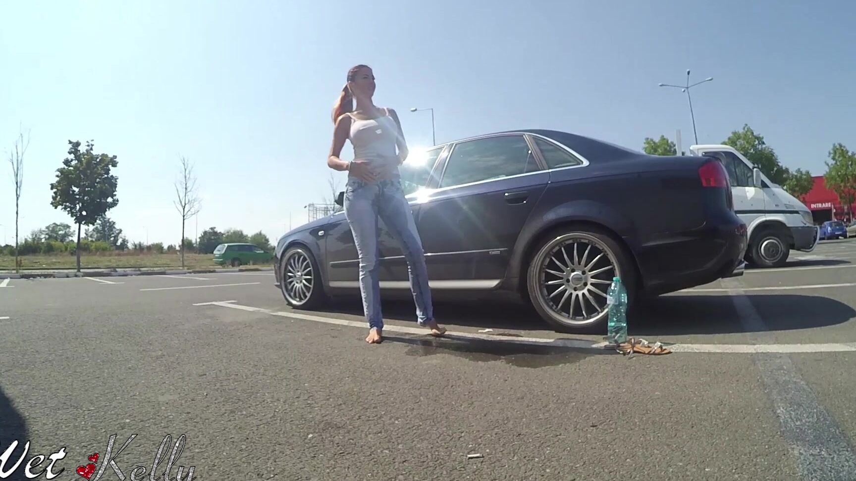 Pee, Public Outdoor, Amateur, High Heels, Miniskirts wet kelly p-- in the parking lot ManyVids