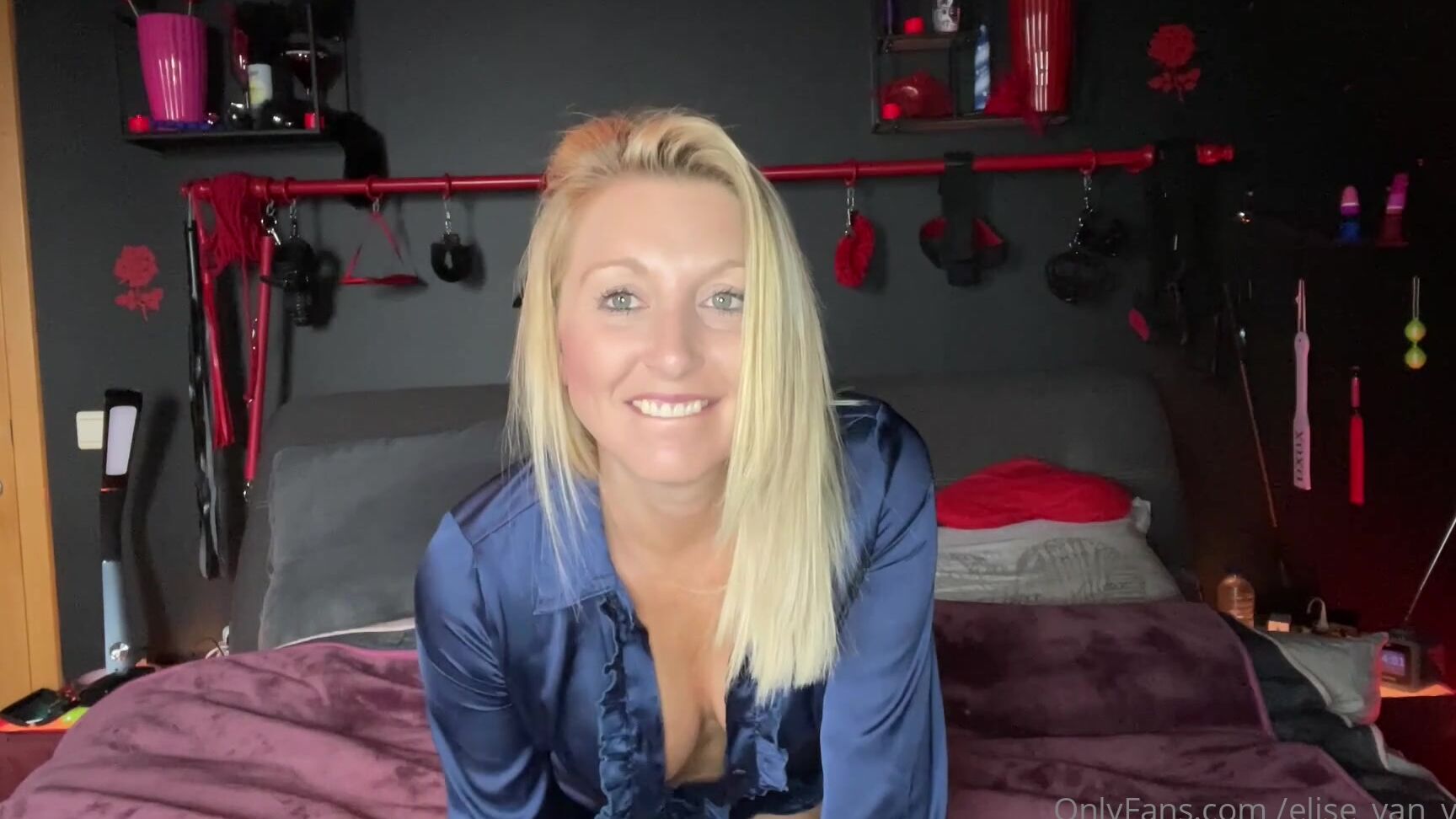 Elise Van Vlaanderen Afl Elise Vs Kimberly Eet Zo Erotisch Mogelijk Een Banaan Op Terwijl Je De Kijker