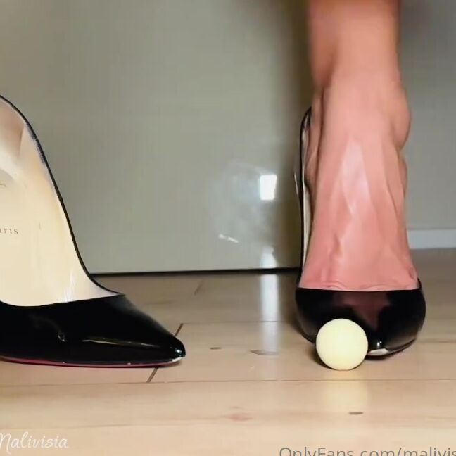 Malivisia Nicknamed Malivisia Onlyfans 04 19 2023 You Want To Play With Me