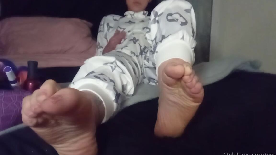 Egyal Storm Aka Egyalvip Onlyfans De Qu Color Creen Que Me Pint Las Uas Jajaja