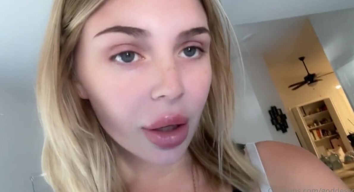 Cecily Aka Goddesscecee Onlyfans Something You Can T Resist