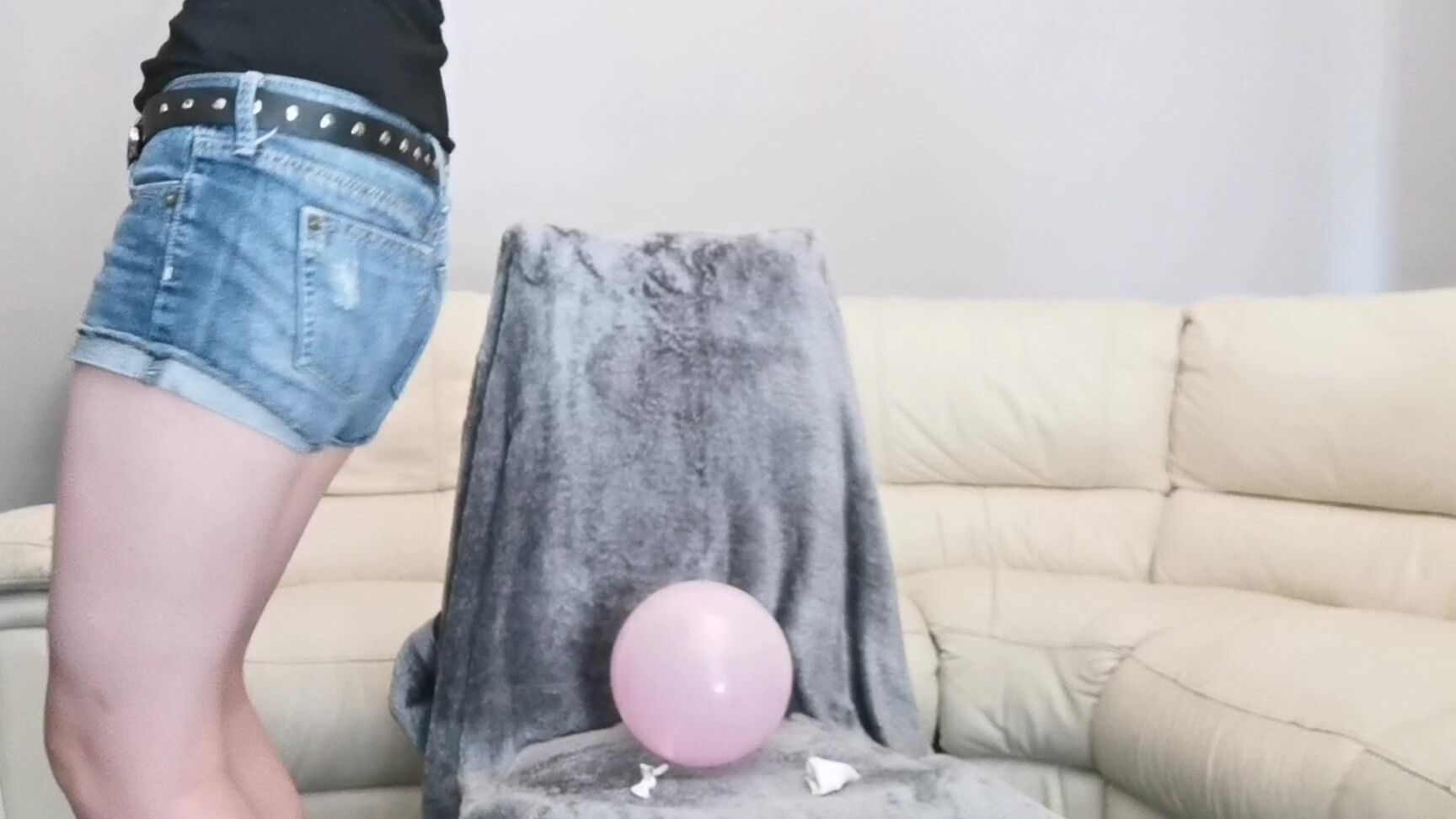 Balloons,Lap Dance,Short Shorts,High Heels,Dancing lexi snow balloon lap dance ManyVids