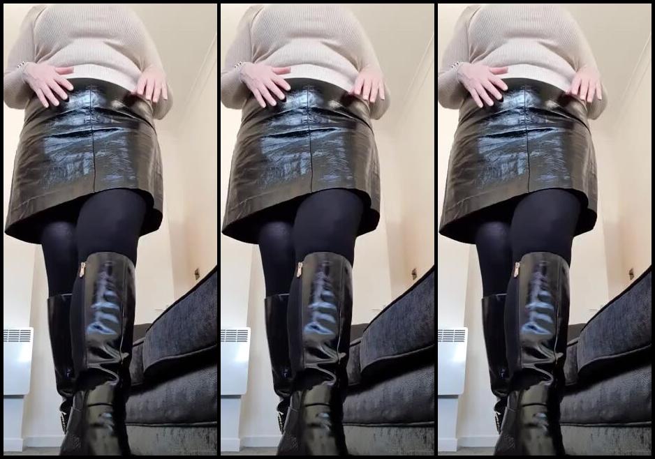 Miss B Nicknamed Missb52S Onlyfans 02 14 2021 The Right View To Worship My Boots