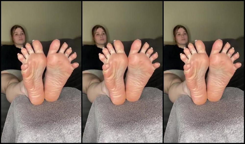 Nikkisoless Onlyfans My Meaty Wrinkled Soles For Your Stroking Pleasure I Want Your Hot Sticky Cum Running Down My Wrink