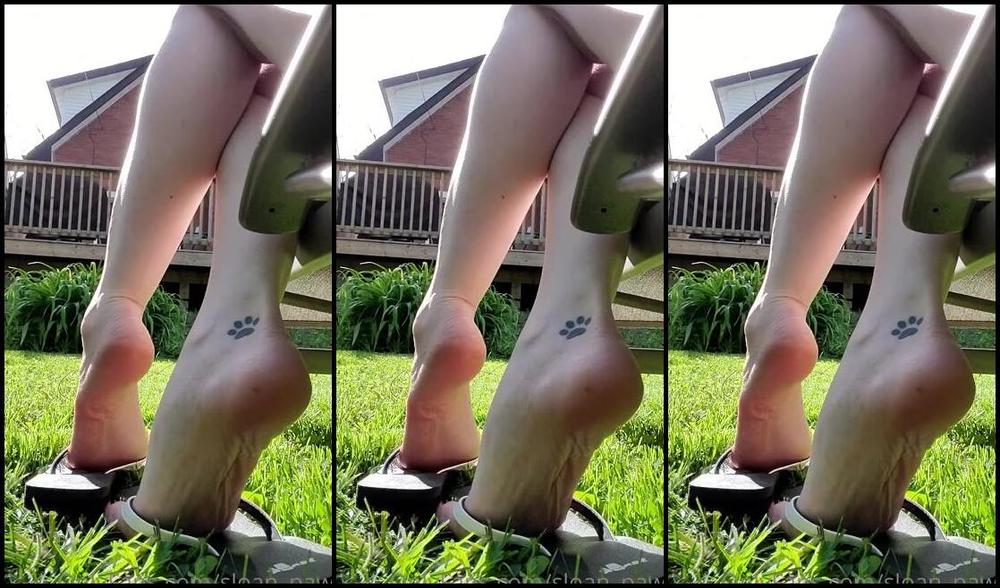 Sloans Paws Nicknamed Sloan Paws 05 26 2020 Onlyfans Video A Little Under The Chair Peek While I Tan