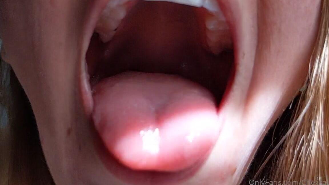 Chezzaluna Boobies And Mouth Fetish