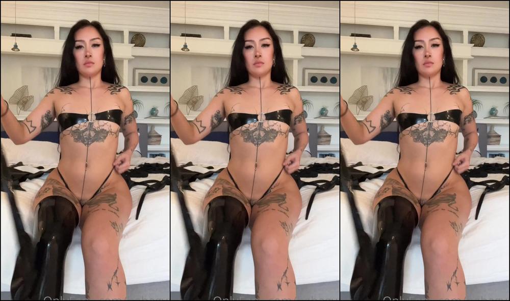 Habadomina Mistress Putting On Latex And Discovering Just How