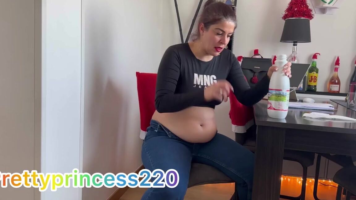 Prettyprincess220 01 25 2024 Onlyfans Video My Belly Burping And Farting After 4 Liters Of Milk But Im Erupting Like A Man